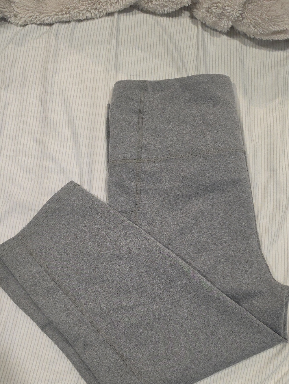 Earth Yoga Heather Gray Women's Performance Leggings
